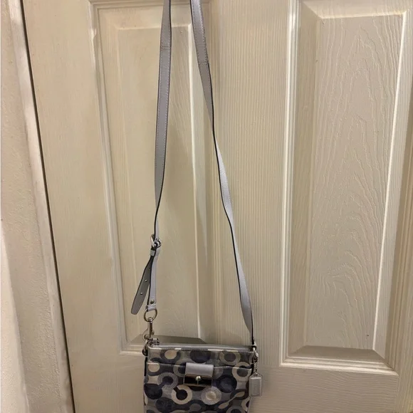 COPY - Coach Elegant Gray Patterned Crossbody Bag - Picture 2 of 8
